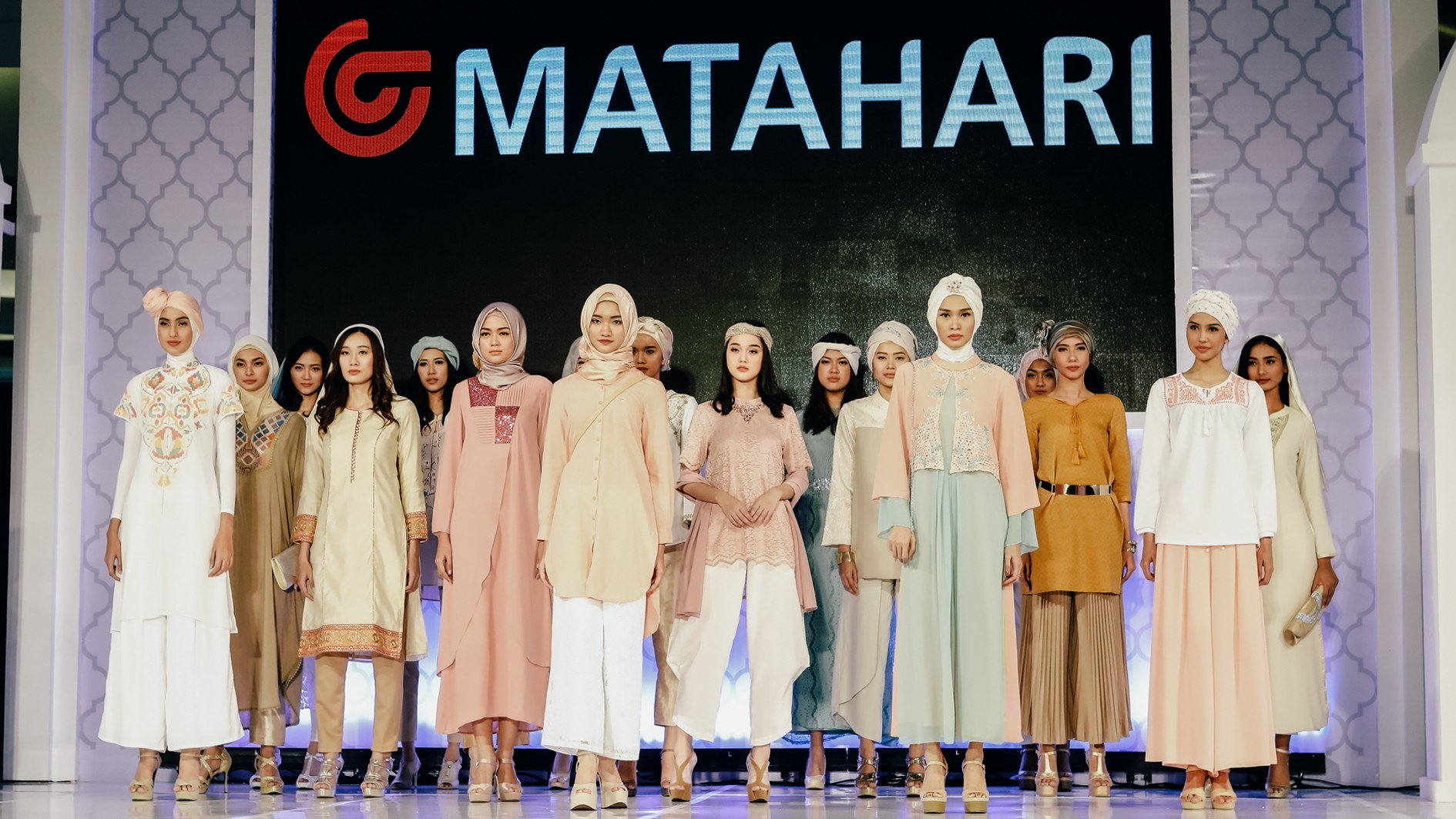 Koleksi 3 Desainer Indonesia Fashion Forward Di 16 Gerai Matahari Department Store