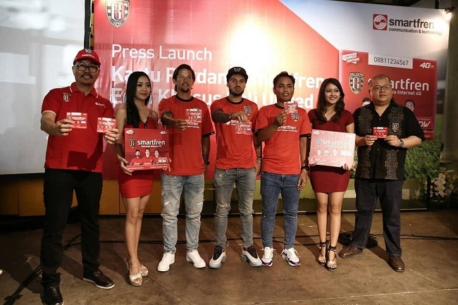 Selenggarakan Kegiatan Bertajuk ‘Smartfren Semeton Buleleng’, Smartfren Gandeng Klub Bali United