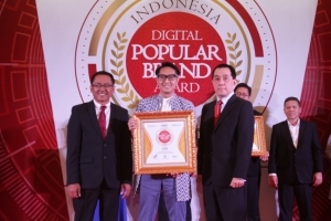 SHARP Indonesia Raih Penghargaan Indonesia Digital Popular Brand Award 2019