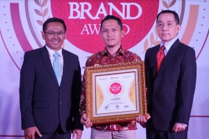 Sukses di Ranah Maya, Alfamart Gondol Penghargaan Indonesia Digital Popular Brand Award 2019