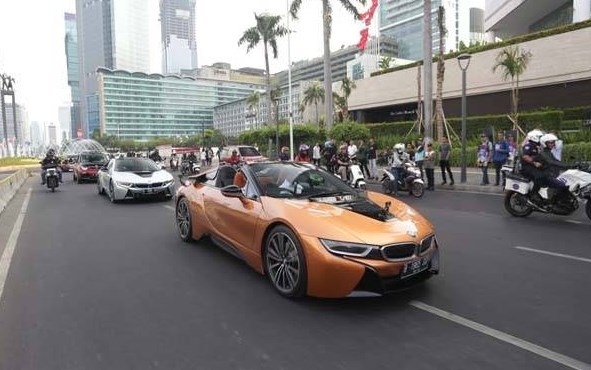 BMW Dukung Kejuaraan Balap Mobil Listrik di Jakarta