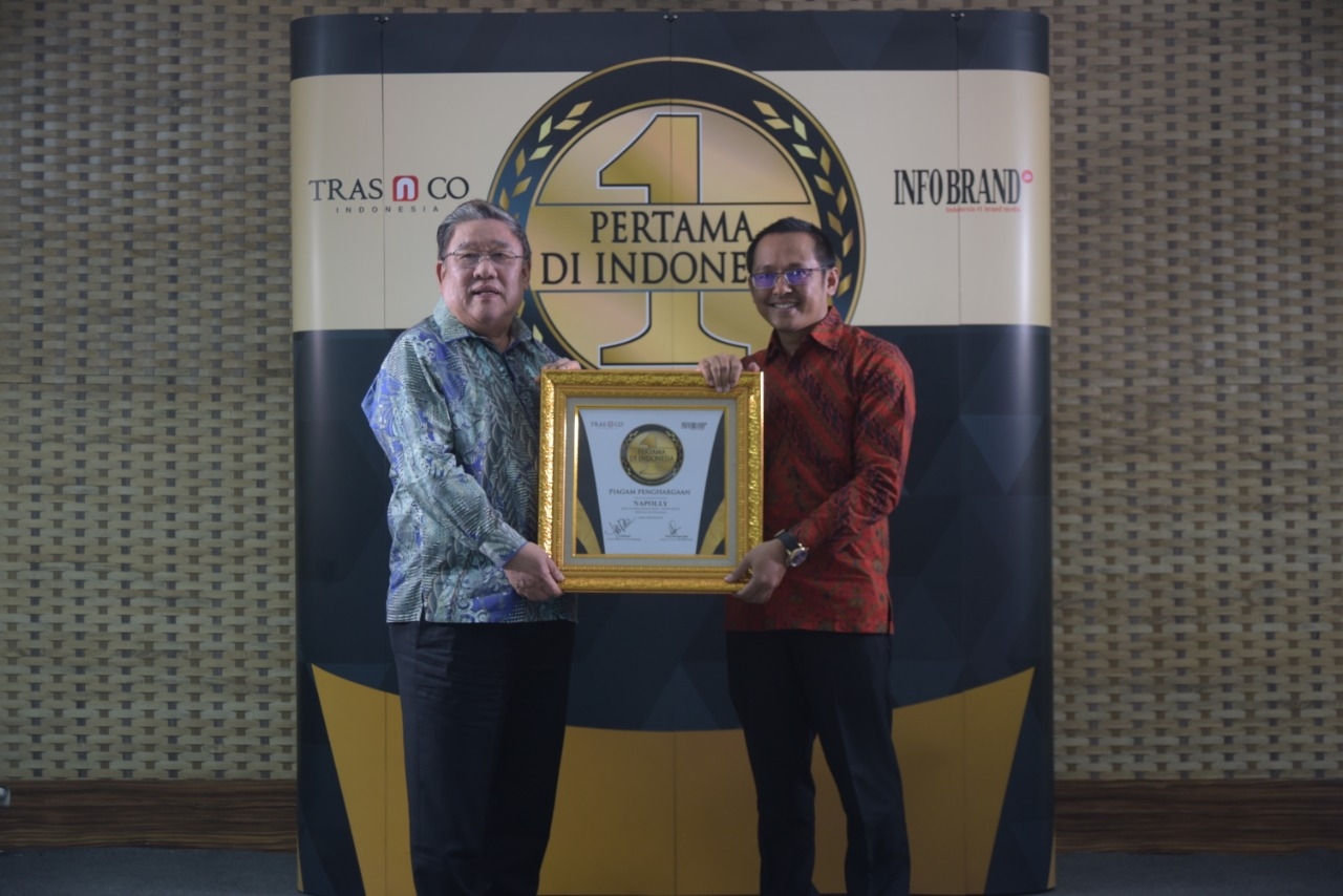 Hadirkan Sofa Plastik Knock Down Motif Rotan, Napolly Sukses Raih Penghargaan Pertama di Indonesia