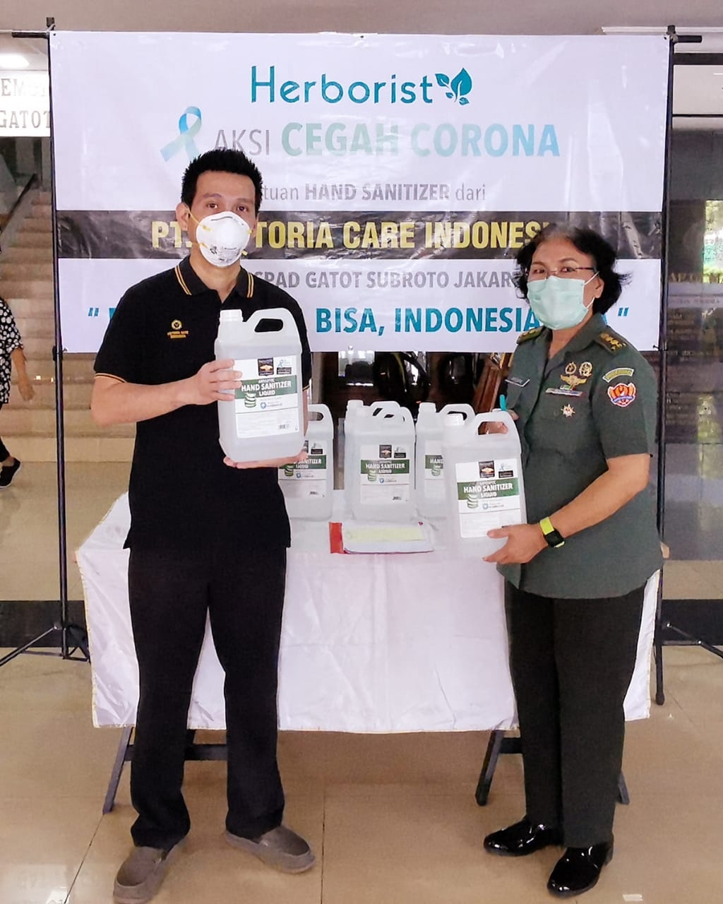 Penyerahan 500 Jerigen Herborist Hand Sanitizer Kepada RSPAD Gatot Subroto Jakarta
