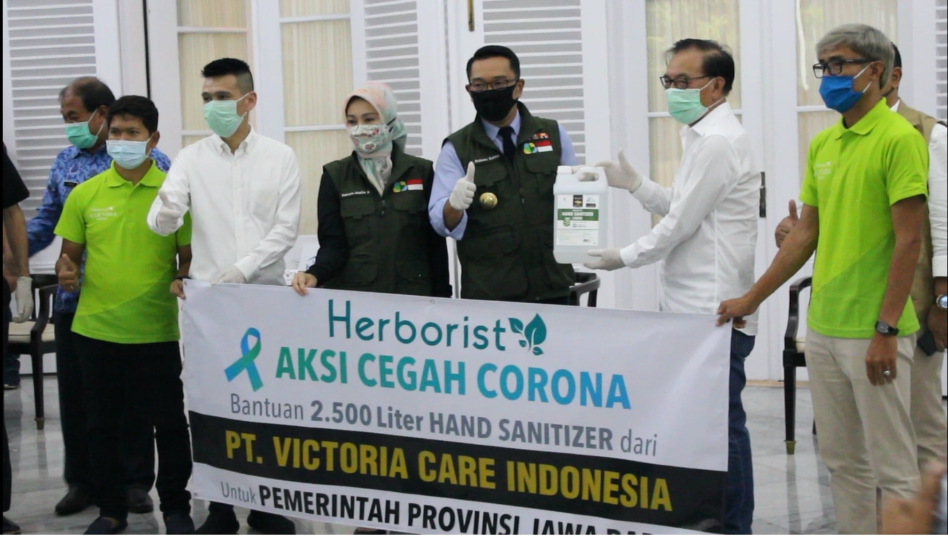 Penyaluran Hand Sanitizer Herborist Untuk Cegah Covid-19 di Jawa Barat