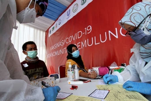 Bantu Atasi Pandemi, Unilever Indonesia Berikan Akses Vaksinasi Untuk 300 Anggota Komunitas Pemulung