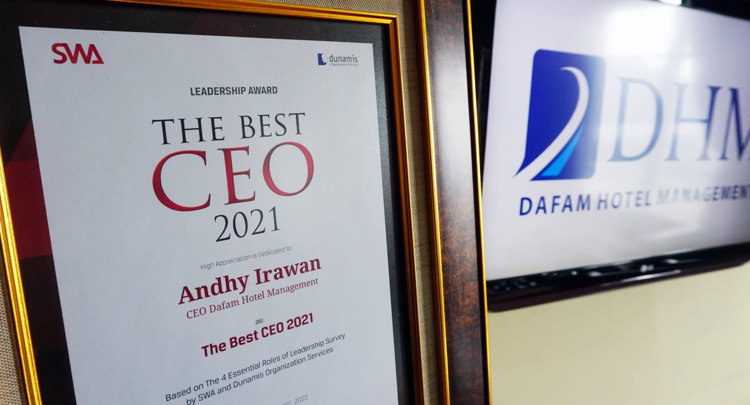 CEO PT DAFAM Hotel Managemen Sabet Penghargaan Best CEO 2021