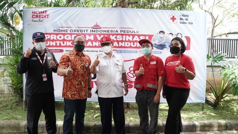 Home Credit Bareng PMI Hadirkan Vaksinasi di Kabupaten Bandung