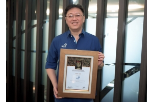Rudy Chen, President Director Asuransi Astra Raih Penghargaan Indonesia Financial Top Leader Awards 2022