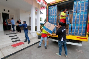 Midea Donasikan Elektronik untuk Warga Terdampak Gempa Cianjur
