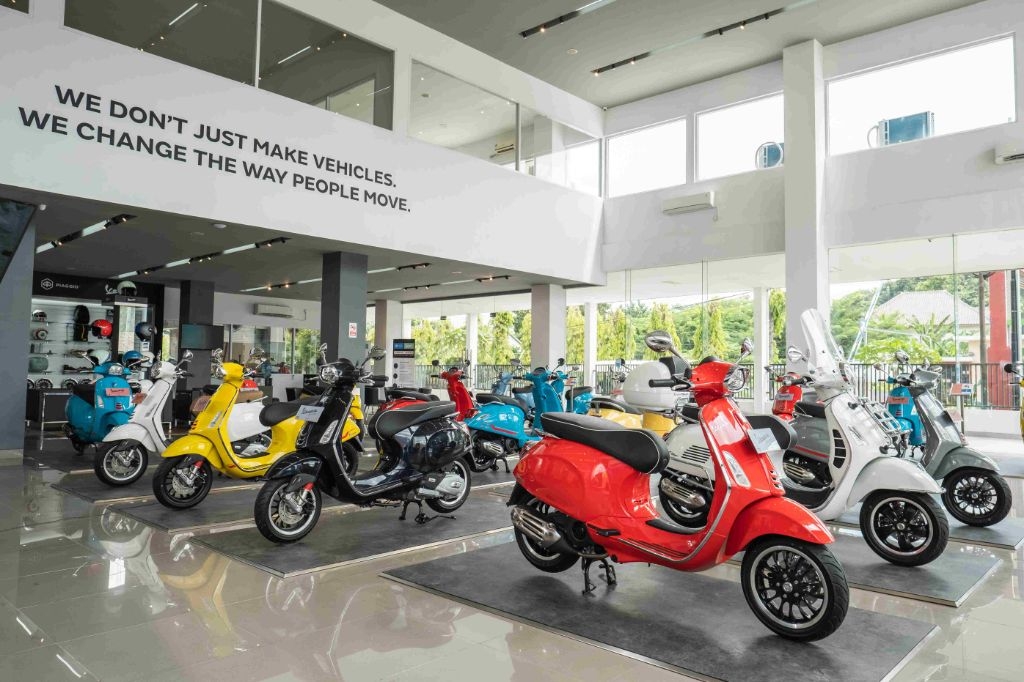 Piaggio Indonesia Perluas Jangkauan Premium Motoplex di Jawa Timur