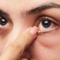 Hempaskan Kantung Mata dengan Natur-E Advanced Anti Aging Eye Cream