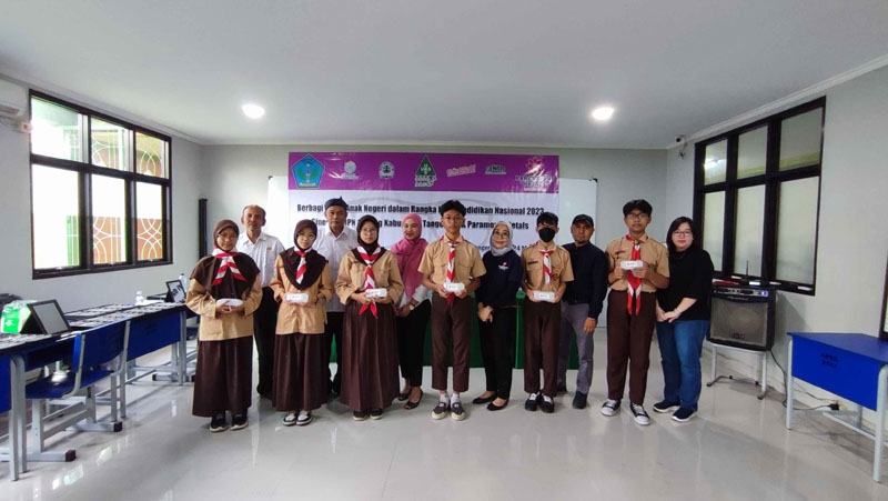 Paramount Land Gelar Pemeriksaan Mata dan Bantuan Kacamata bagi Siswa Sekolah di Tangerang