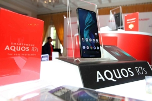 Sharp Boyong Smartphone Flagship AQUOS R7s ke Indonesia