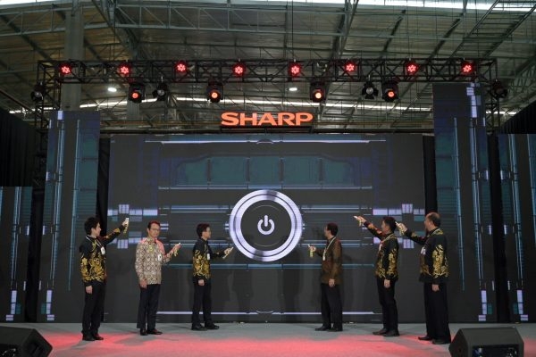 Sharp Indonesia Resmikan Pabrik AC di Karawang