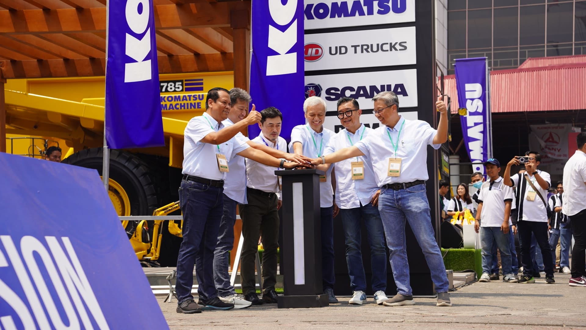 United Tractors Perkenalkan New 20 Ton Class Electric Excavator di Mining Indonesia 2023