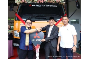 KTB Donasikan 1 Unit Truk FUSO FighterX Euro4 bagi SMK Muhammadiyah Tumijajar Lampung