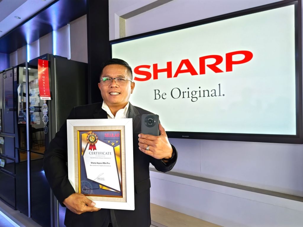 Sharp AQUOS R8s Pro Raih Predikat The Best Camera for Flagship Smartphone