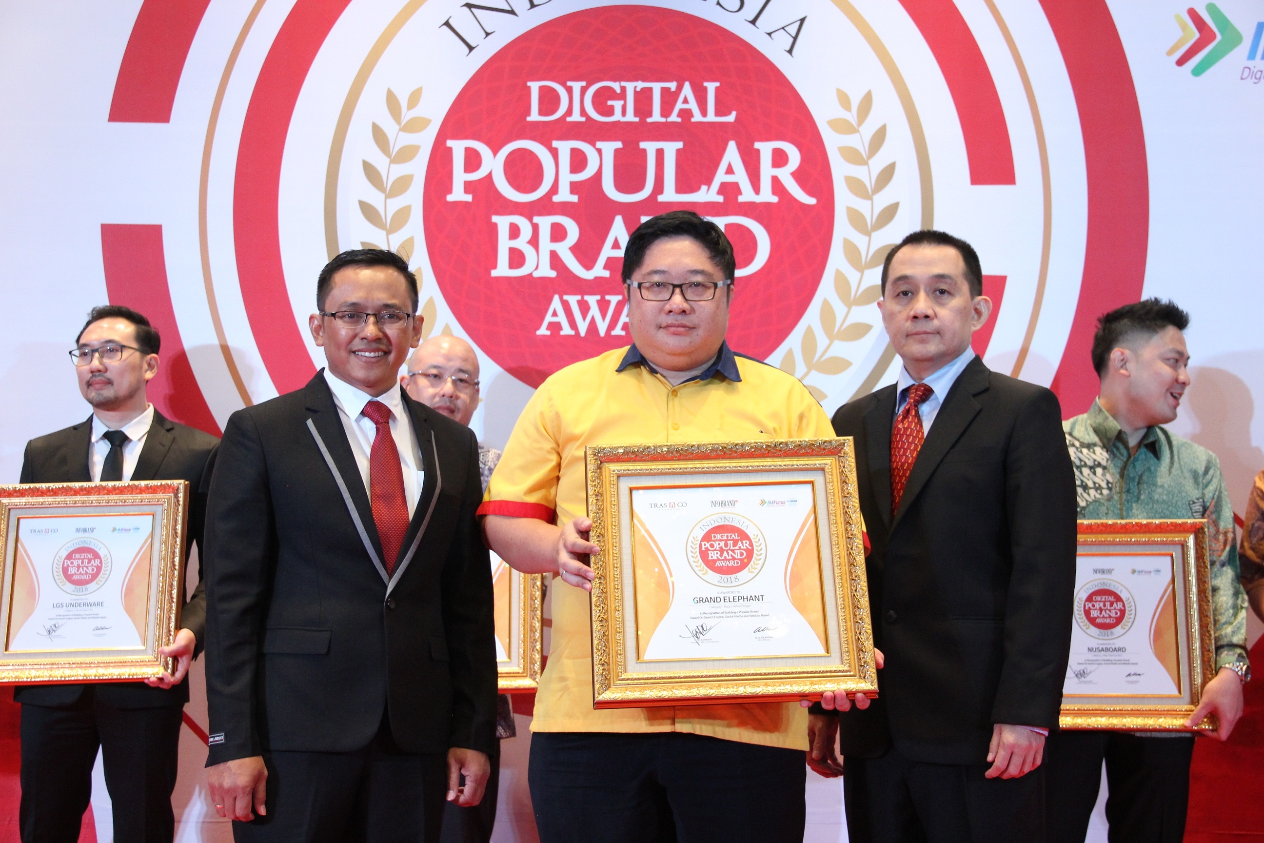 Grand Elephant Buktikan Mampu Kantongi Penghargaan Indonesia Digital Popular Brand Award 2018