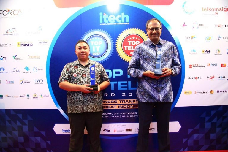 Tata Motors Raih 2 Penghargaan Top IT Top Telco Award 2017