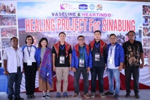 “Vaseline Healing Project” Bantu Perbaiki Kualitas Hidup Masyarakat Pengungsi Erupsi Gunung Sinabung di Desa Batukarang