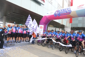 Lebih Dari 2.600 Pesepeda Meriahkan Astra Cycling Tour