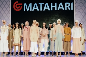 Koleksi 3 Desainer Indonesia Fashion Forward Di 16 Gerai Matahari Department Store