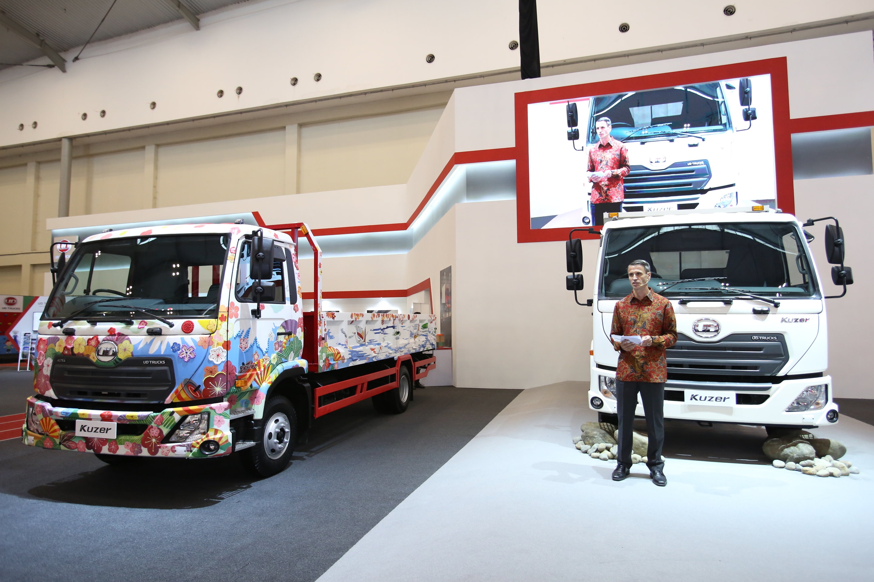UD Trucks Indonesia Memperkuat Kontribusi Di Bidang Logistik Dengan Quester  CKE250, CQE280 Dan Kuzer RKE150