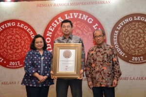 PT PP (Persero) Raih Indonesia Living Legend Companies 2017