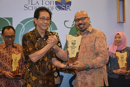 Irwan Hidayat Terima Indonesia Green Awards 2018