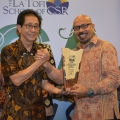 Irwan Hidayat Terima Indonesia Green Awards 2018