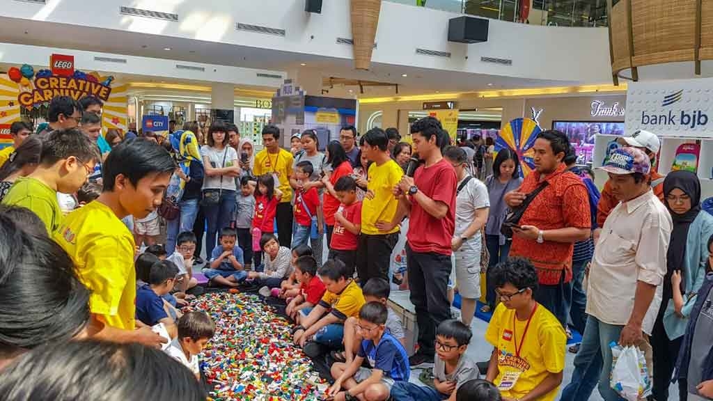 Pertama di Bandung, bank bjb Ajak Masyarakat Nikmati Serunya Lego Creative Carnival