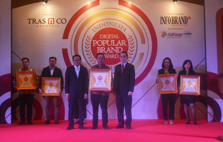 Manjakan Masyarakat dengan Digital, BRI Syariah Raih Penghargaan Indonesia Digital Popular Brand Award 2018