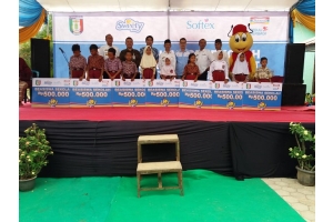Peduli Terhadap Pendidikan, Indomaret-Sweety & Softex Berikan Bantuan Beasiswa dan Renovasi Sekolah di Pringsewu