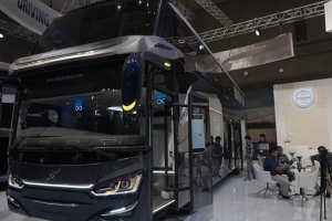 2 Bus Volvo Ternama Dunia Resmi Mengaspal di Indonesia
