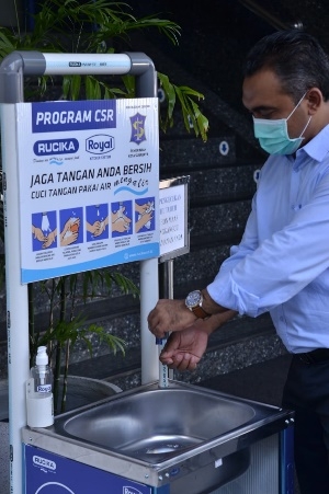 Dukung Pemkot Surabaya, Rucika Peduli Gerakan Cuci Tangan Dengan Air Bersih