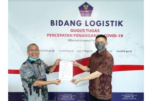 Bersama Jet Care Indonesia, OPPO Kembali Serahkan Donasi Ribuan APD Melalui BNPB