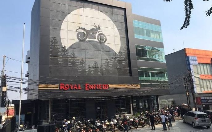 Royal Enfield Resmikan Store Baru di Jakarta