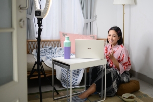 Gandeng Andien, Acer Kenalkan Jajaran Laptop Tipis dan Stylish