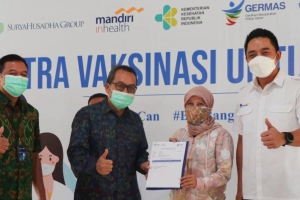 AXA Mandiri Hadirkan Vaksinasi di Bali Dukung Warga Bali Bangkit