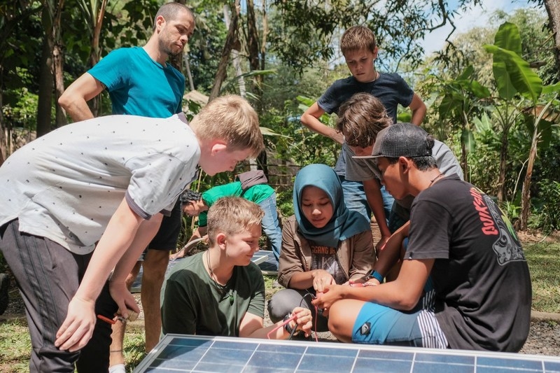 Donasikan Inverter Tenaga Surya, Huawei Ingin Green School Bali Jadi Sekolah Rendah Karbon