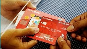 Bank DKI Beri Layanan Vaksin dan Literasi Keuangan di SMAN 111 Jakarta