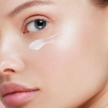4 Rekomendasi Eye Cream Untuk Usia 30-an