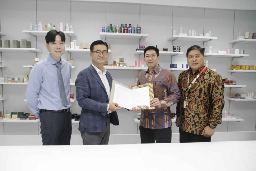 Kolaborasi Bisnis Produk Kosmetik, Catur Sentosa Gaet Cosmax Indonesia