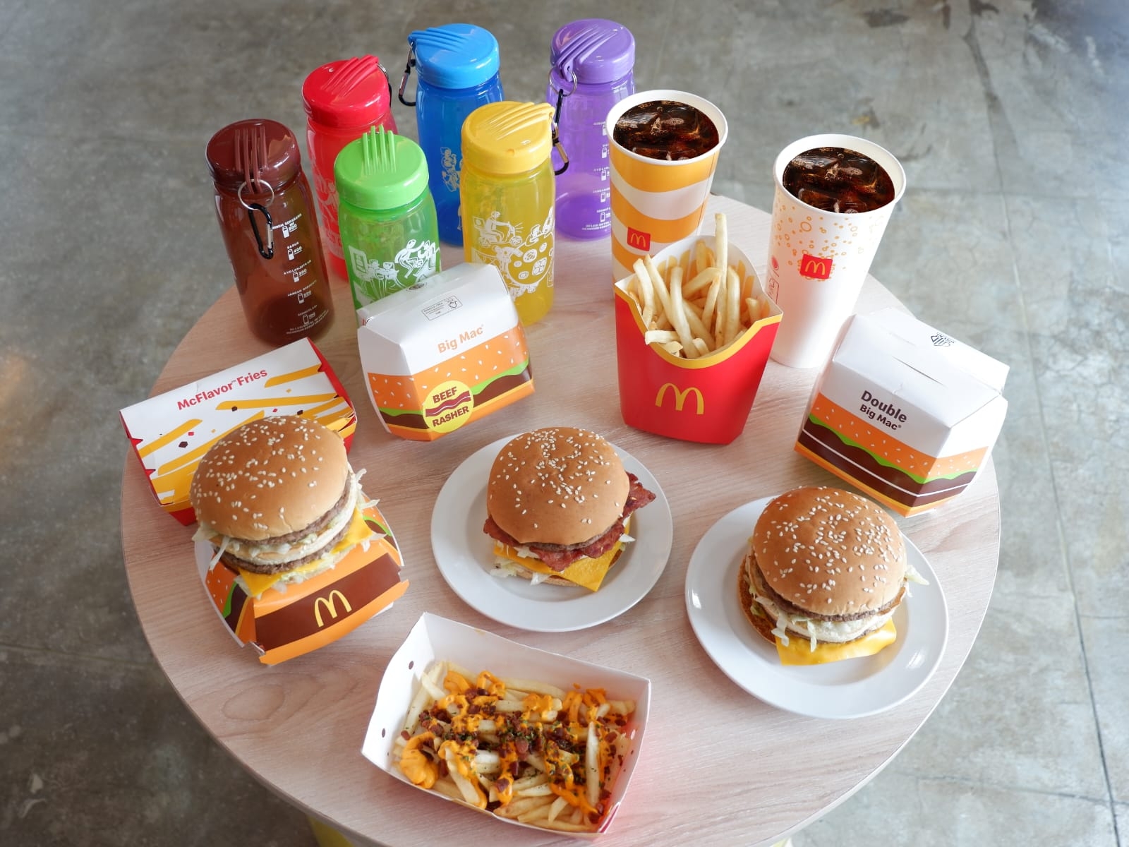 McDonald’s Luncurkan Produk Terbaru Big Mac McFlavor Set & Colorful Bottle