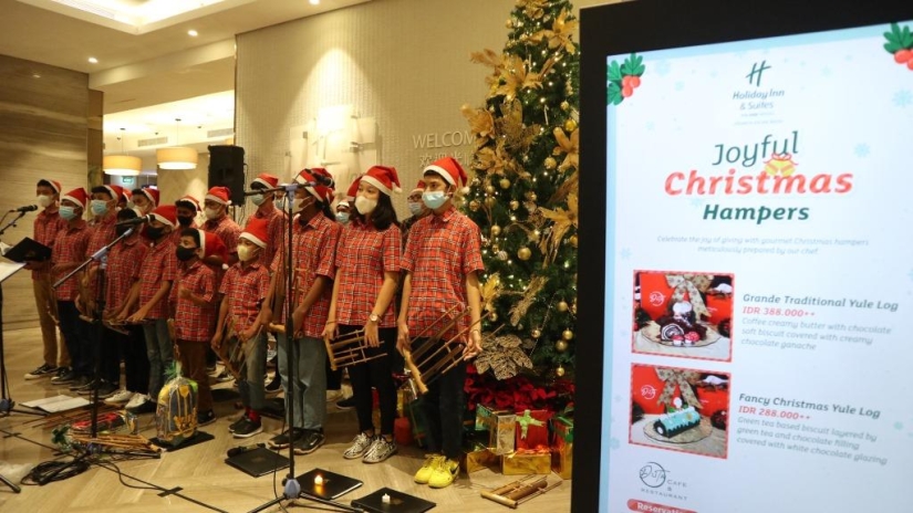 Sambut Natal & Tahun Baru, Holiday Inn Gajah Mada Usung Tema “Carnaval Joyland”