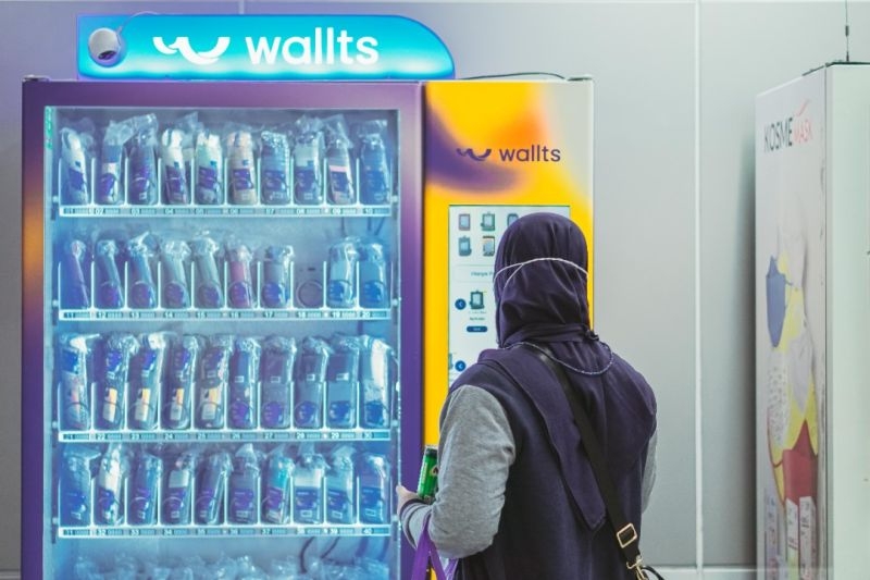Wallts Tawarkan Dompet Melalui Vending Machine di Stasiun MRT