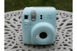 Sapa Konsumen Sejak 16 Maret, Ini Keunggulan Kamera Instax Mini 12