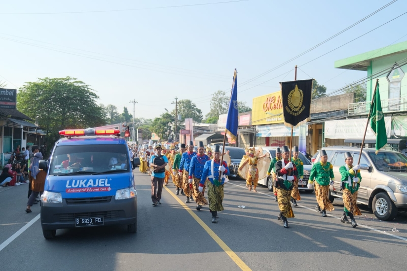 Perhelatan acara Budaya dan Waisak 2023 di Borobudur dimaknai dengan perhatian Meccaya selaku produsen Lukajel dengan memberikan bantuan sosial kepada masyarakat setempat