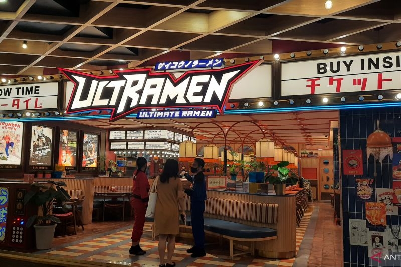 Mau Makan Bareng Ultraman? Coba Datang Ke Sini