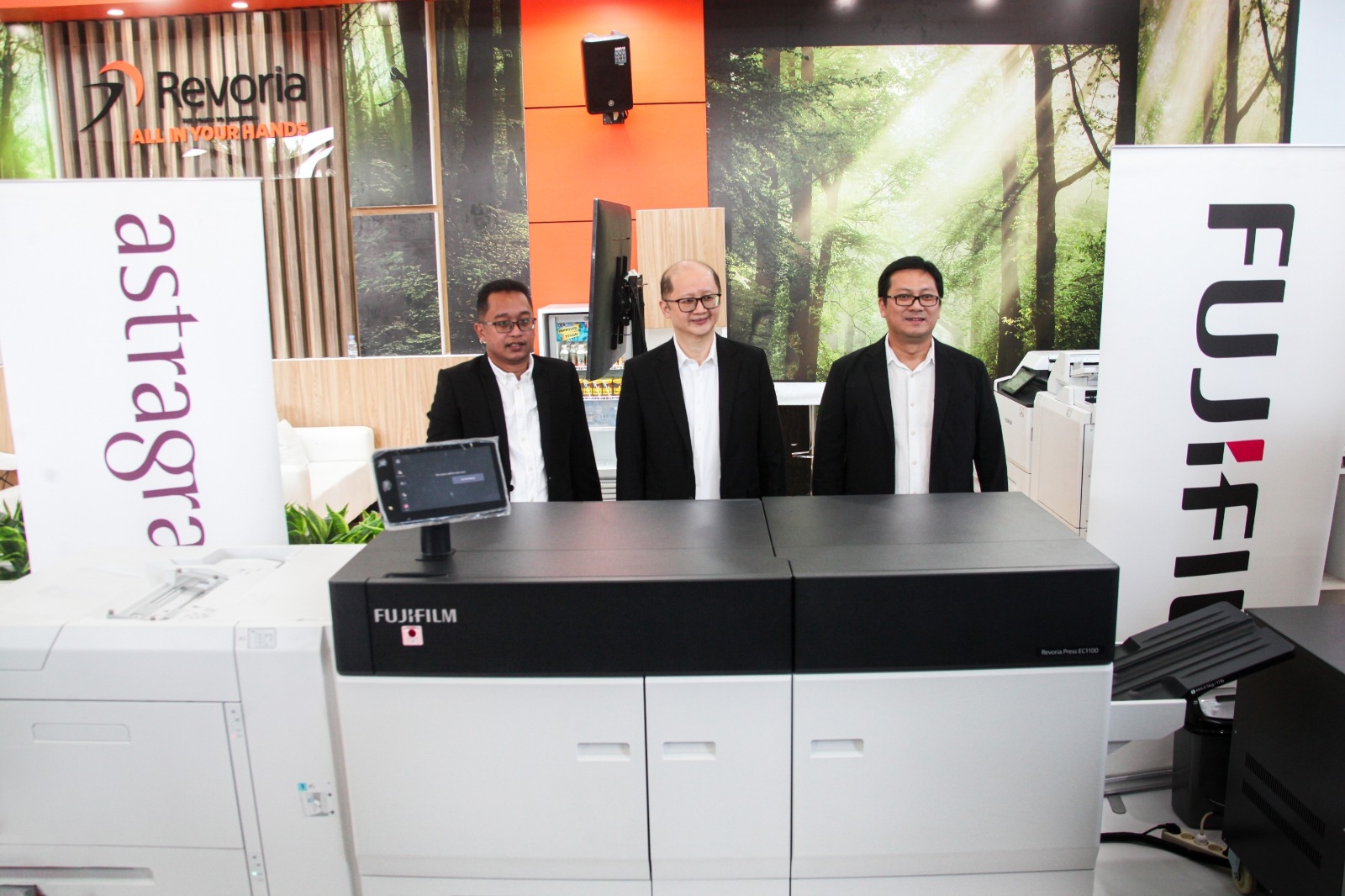 Astra Graphia Luncurkan 3 Model Mesin Printer Produksi Warna Terbaru